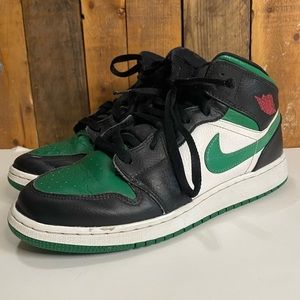 Nike Air Jordans Mid